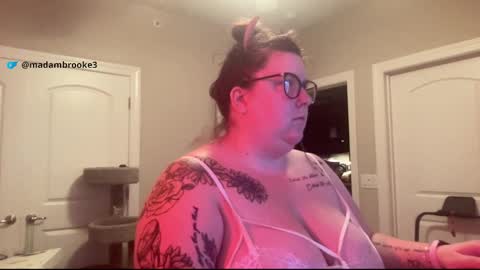 Madam Brooke online show from October 2025 10:58:02 AM