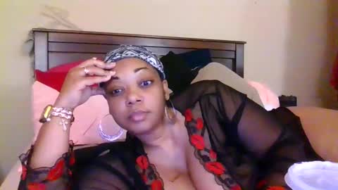 Snapshot of brownroundrenee chatting on April 2026 10:08:02 AM brownroundrenee online show from April 2026 10:08:02 AM