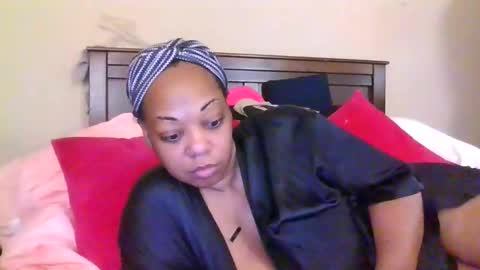 Snapshot of brownroundrenee chatting on June 2026 10:39:02 AM brownroundrenee online show from June 2026 10:39:02 AM