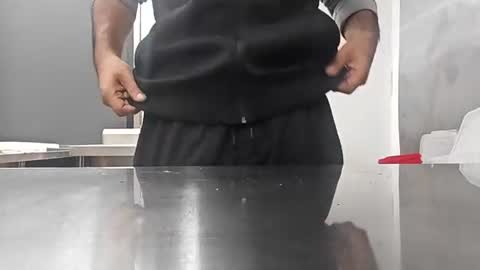 brownskinbull1 online show from June 2026 11:22:02 AM