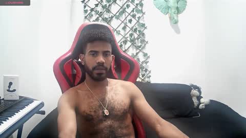 bruce_1111 online show from November 2025 08:23:02 PM