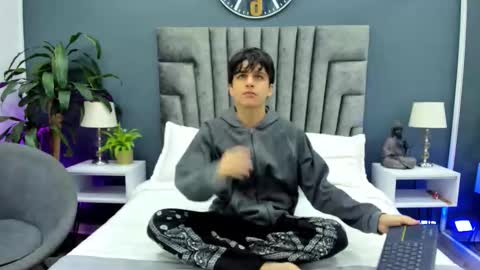 Bruce Hans online show from September 2025 11:48:01 AM