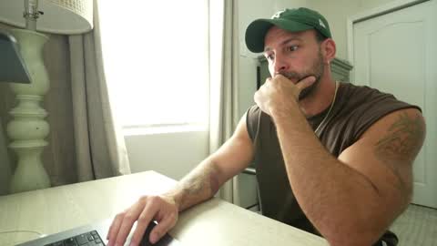 Snapshot of brucestryker chatting on February 2026 05:38:01 PM onlyfans BRUCESTRYKER online show from February 2026 05:38:01 PM