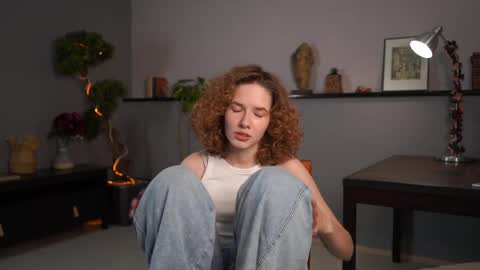 Tess online show from April 2026 09:39:33 PM