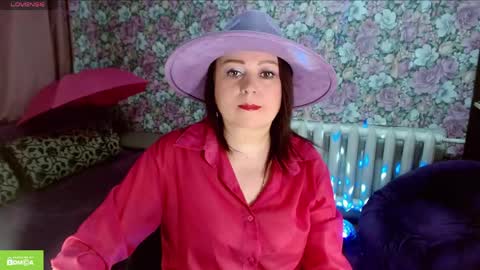 Julia online show from May 2026 08:17:02 PM
