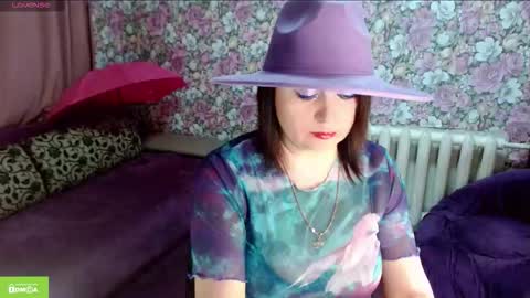 Julia online show from May 2026 09:44:02 PM