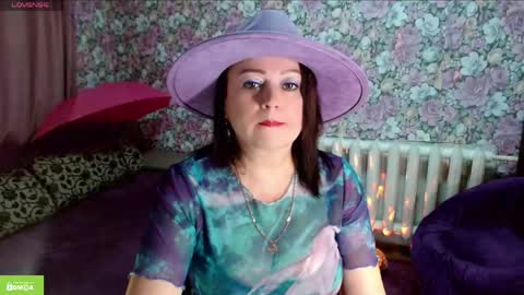 Julia online show from June 2026 10:03:02 PM