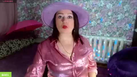 Julia online show from June 2026 10:30:01 PM