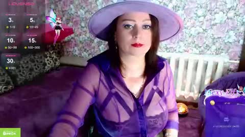 Julia online show from June 2026 10:03:01 PM
