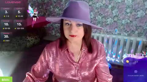 Julia online show from July 2026 10:01:02 PM
