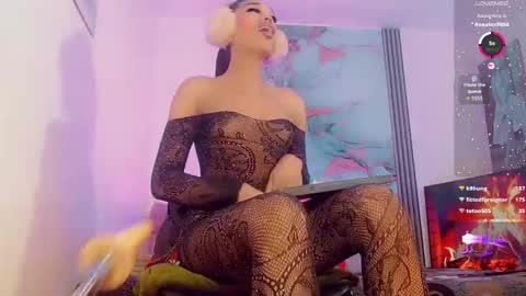 Snapshot of brunettesexy11 chatting on November 2025 11:25:01 AM ChannelR online show from November 2025 11:25:01 AM