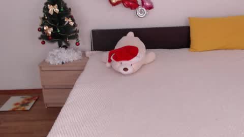 Ellis online show from December 2025 06:18:01 AM