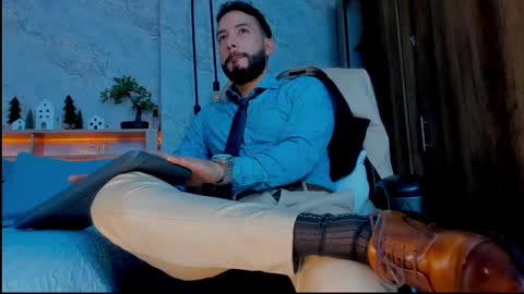 Snapshot of bruno_woods chatting on December 2024 06:09:02 PM Andres Suarez online show from December 2024 06:09:02 PM