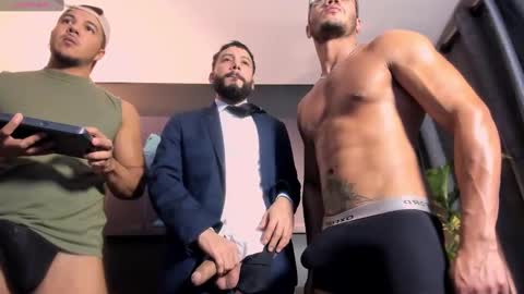 Snapshot of bruno_woods chatting on February 2025 02:17:02 AM Andres Suarez online show from February 2025 02:17:02 AM