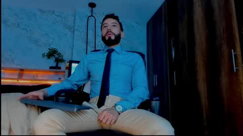 Snapshot of bruno_woods chatting on February 2025 04:43:02 PM Andres Suarez online show from February 2025 04:43:02 PM