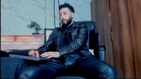 Snapshot of bruno_woods chatting on March 2025 03:59:01 PM Andres Suarez online show from March 2025 03:59:01 PM