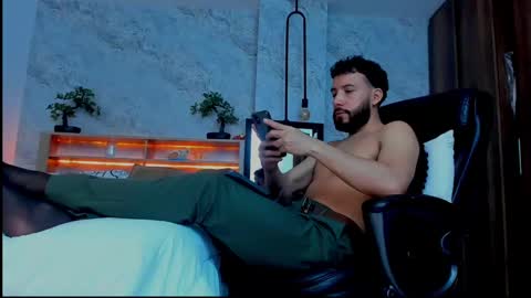 Snapshot of bruno_woods chatting on March 2025 10:31:02 PM Andres Suarez online show from March 2025 10:31:02 PM