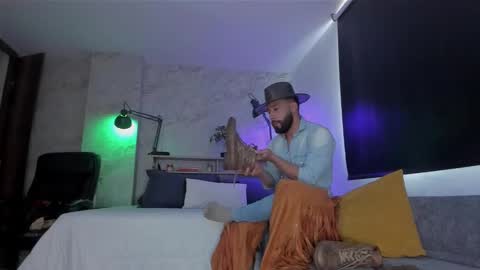 Snapshot of bruno_woods chatting on October 2025 02:29:01 PM Andres Suarez online show from October 2025 02:29:01 PM