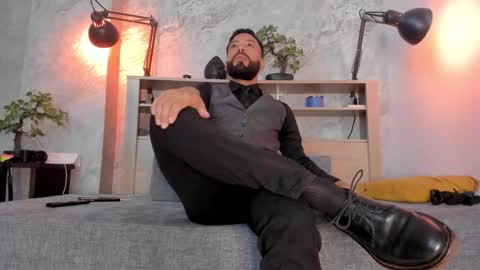 Snapshot of bruno_woods chatting on December 2025 01:27:02 PM Andres Suarez online show from December 2025 01:27:02 PM