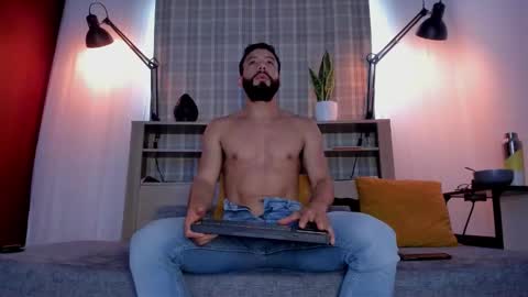 Snapshot of bruno_woods chatting on January 2026 03:47:01 PM Andres Suarez online show from January 2026 03:47:01 PM