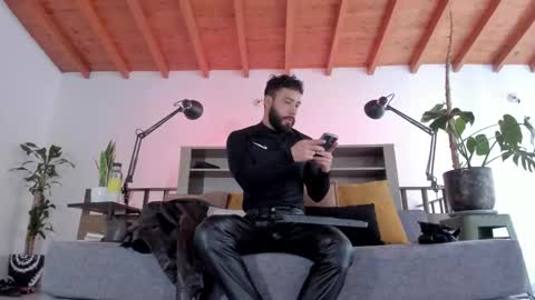 Snapshot of bruno_woods chatting on February 2026 03:08:02 PM Andres Suarez online show from February 2026 03:08:02 PM