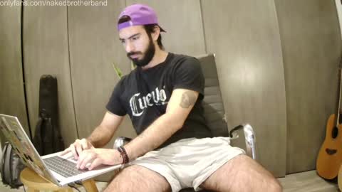 brunobaibe online show from January 2025 11:07:01 PM