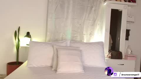 Bruno online show from September 2025 07:04:02 PM