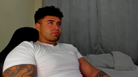 Snapshot of bryan_stoness chatting on February 2025 02:28:02 AM bryan stoness online show from February 2025 02:28:02 AM