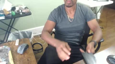 Snapshot of btd313 chatting on October 2025 02:20:01 AM btd313 online show from October 2025 02:20:01 AM