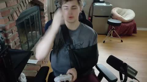 BubblebuttBdn online show from April 2026 07:04:01 PM