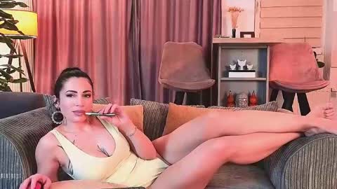 Snapshot of bubblecum4 chatting on February 2025 06:19:02 PM MayaCroft online show from February 2025 06:19:02 PM