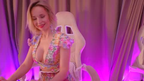 bubbling_crush online show from February 2025 10:44:02 PM