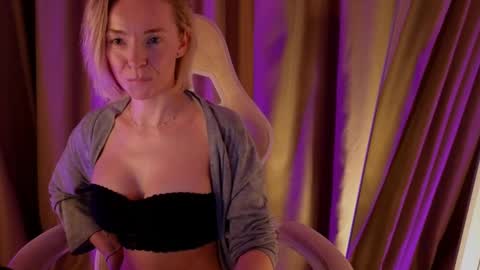 bubbling_crush online show from February 2025 01:02:02 AM