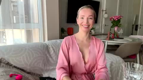 bubbling_queen online show from July 2026 10:35:01 AM