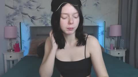 Snapshot of bucks_bunnyy chatting on February 2026 10:59:01 PM Leona online show from February 2026 10:59:01 PM