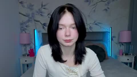 Snapshot of bucks_bunnyy chatting on February 2026 10:43:01 PM Leona online show from February 2026 10:43:01 PM