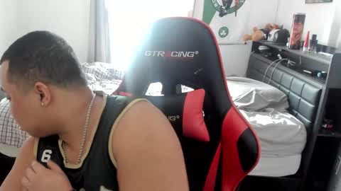 Snapshot of buffsexyman24 chatting on February 2025 05:51:02 PM buffsexyman24 online show from February 2025 05:51:02 PM