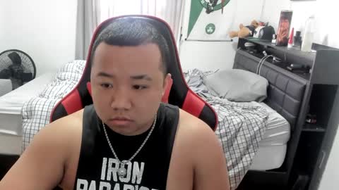 Snapshot of buffsexyman24 chatting on February 2025 07:21:01 PM buffsexyman24 online show from February 2025 07:21:01 PM