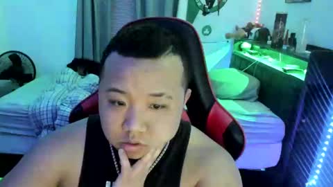 Snapshot of buffsexyman24 chatting on February 2025 01:33:01 AM buffsexyman24 online show from February 2025 01:33:01 AM