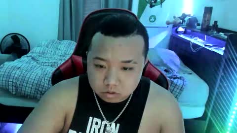 Snapshot of buffsexyman24 chatting on February 2025 11:52:01 PM buffsexyman24 online show from February 2025 11:52:01 PM