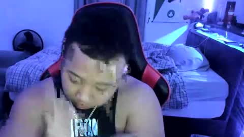 Snapshot of buffsexyman24 chatting on March 2025 02:49:02 AM buffsexyman24 online show from March 2025 02:49:02 AM