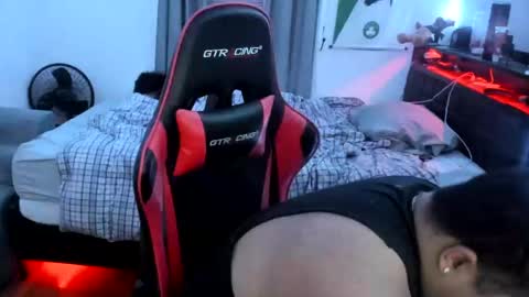 Snapshot of buffsexyman24 chatting on March 2025 02:46:02 AM buffsexyman24 online show from March 2025 02:46:02 AM