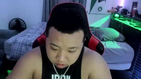 Snapshot of buffsexyman24 chatting on March 2025 03:43:01 AM buffsexyman24 online show from March 2025 03:43:01 AM