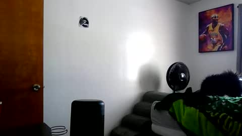 Snapshot of buffsexyman24 chatting on February 2026 03:44:02 PM buffsexyman24 online show from February 2026 03:44:02 PM