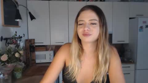 Snapshot of buffyextasy chatting on September 2025 07:31:01 AM Buffy online show from September 2025 07:31:01 AM