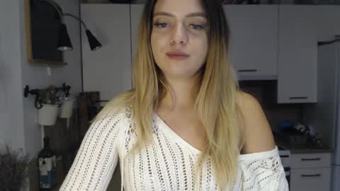 Snapshot of buffyextasy chatting on October 2025 12:06:01 AM Buffy online show from October 2025 12:06:01 AM