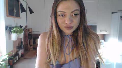 Snapshot of buffyextasy chatting on March 2026 03:26:01 PM Buffy online show from March 2026 03:26:01 PM