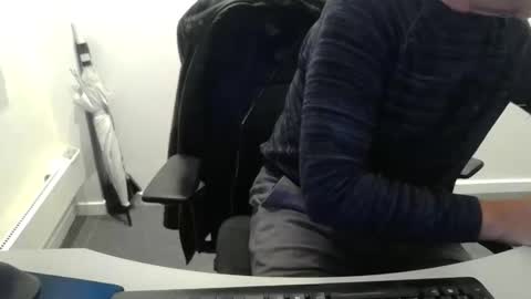 Snapshot of buggemann chatting on September 2025 03:08:01 AM buggemann online show from September 2025 03:08:01 AM