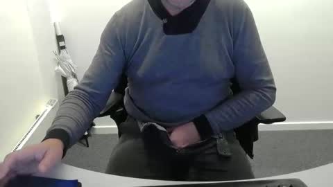 Snapshot of buggemann chatting on October 2025 03:53:01 AM buggemann online show from October 2025 03:53:01 AM