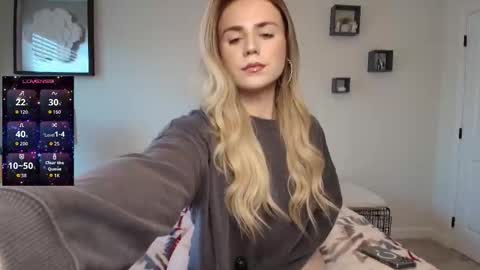 Snapshot of buitifulblonde chatting on November 2025 09:04:02 PM buitifulblonde online show from November 2025 09:04:02 PM